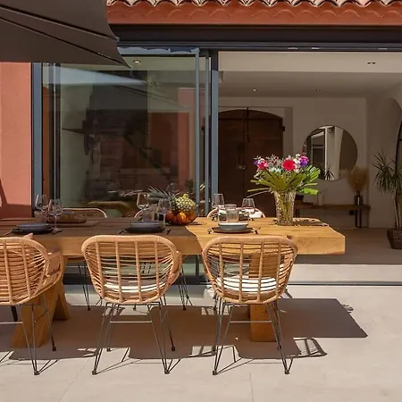 Villa Escuria 4etoiles - 300 M2 - Piscine - 5 *